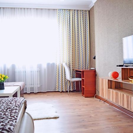 Bishkek Sunny Apartment In The Center 外观 照片