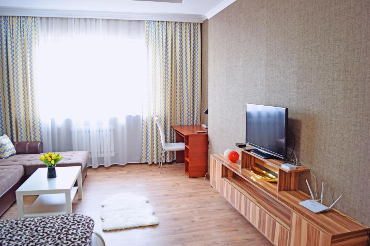 Bishkek Sunny Apartment In The Center 外观 照片