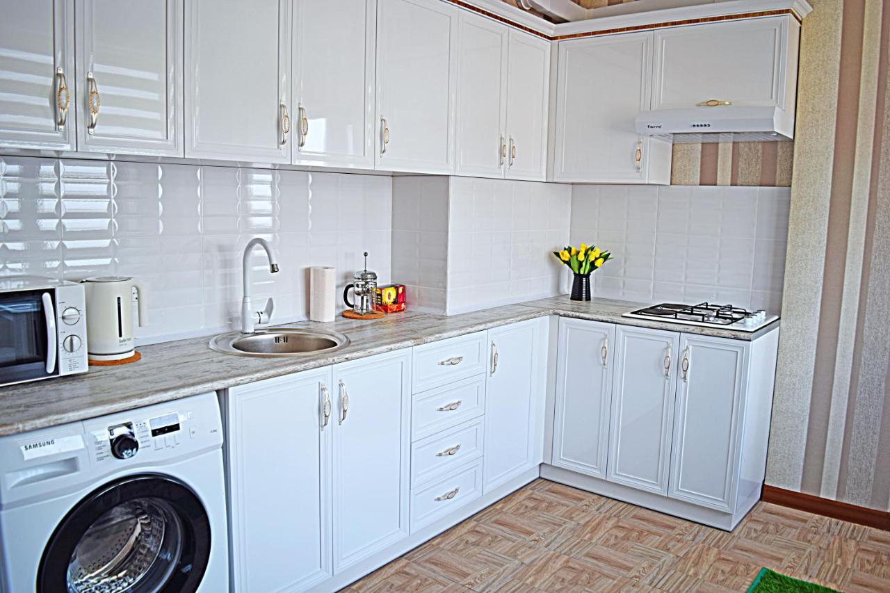 Bishkek Sunny Apartment In The Center 外观 照片