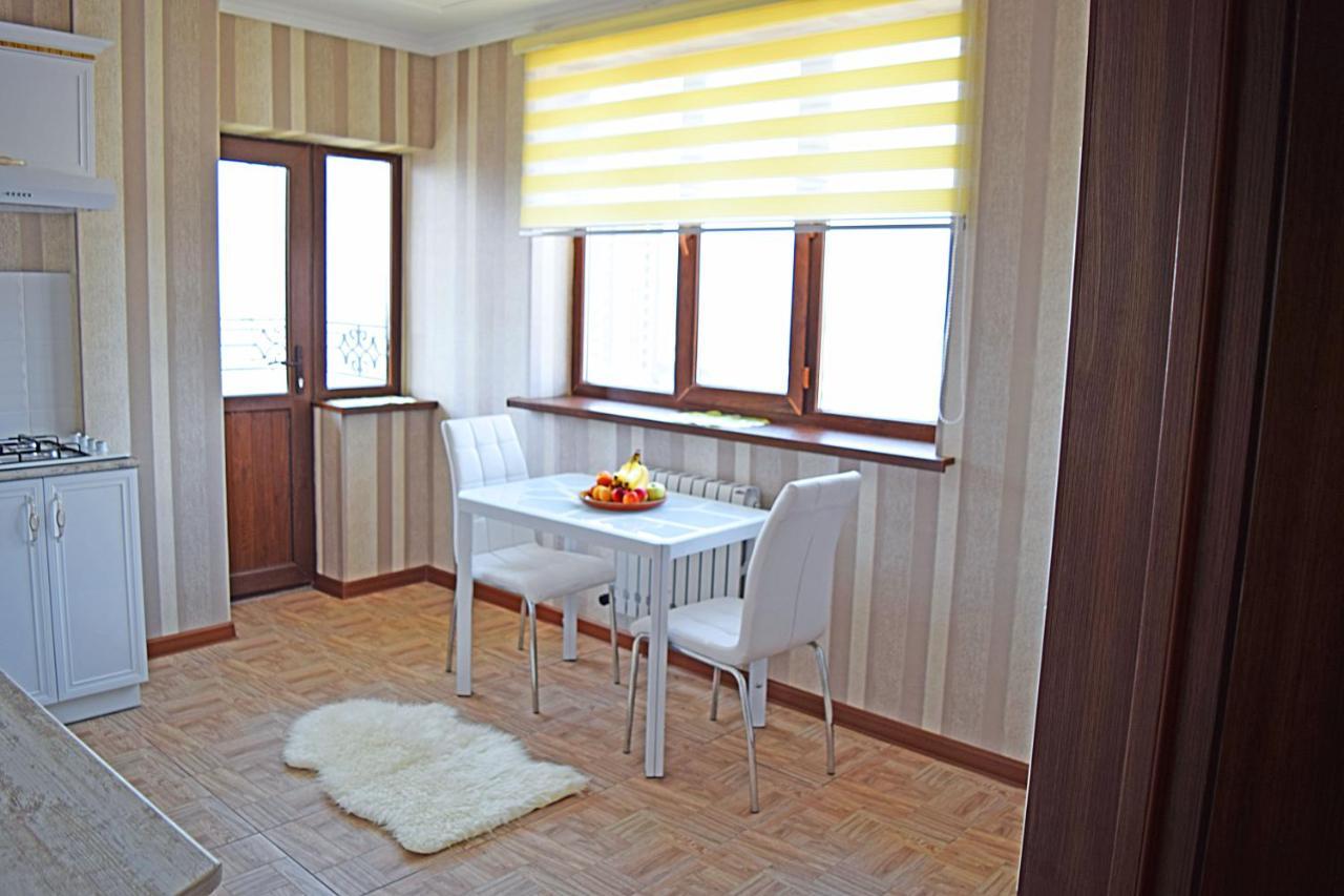 Bishkek Sunny Apartment In The Center 外观 照片