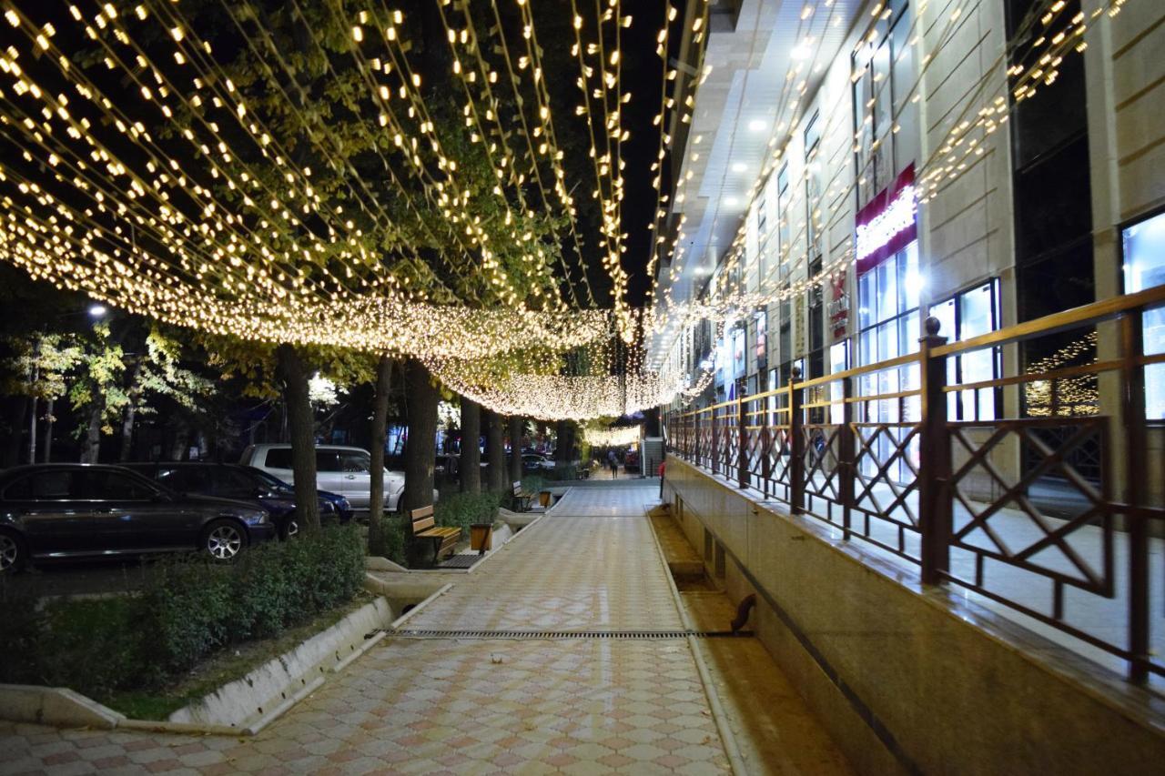 Bishkek Sunny Apartment In The Center 外观 照片